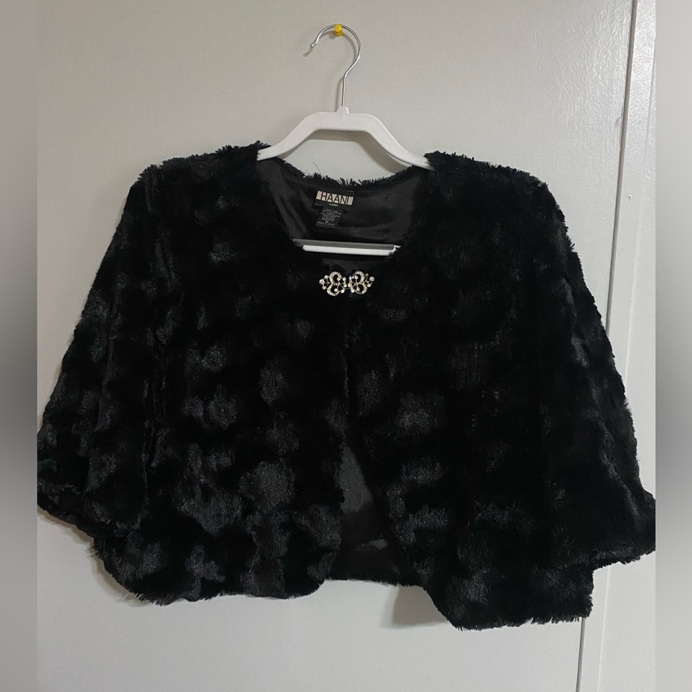 Haani Women’s Black Faux Fur Coat